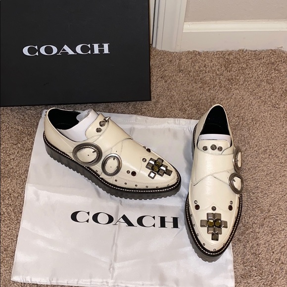 Coach, Western Creepers. - Picture 2 of 4